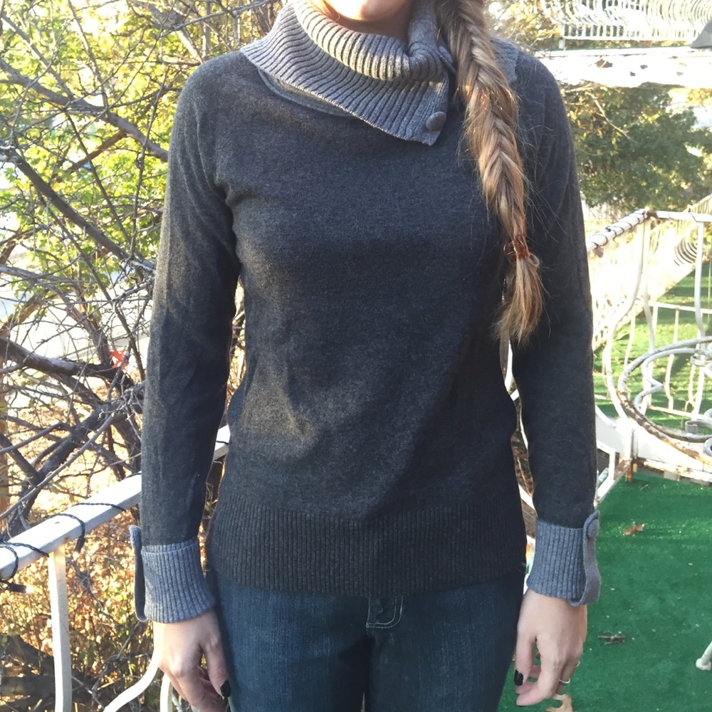 Banana Republic Cashmere Blend Charcoal Sweater